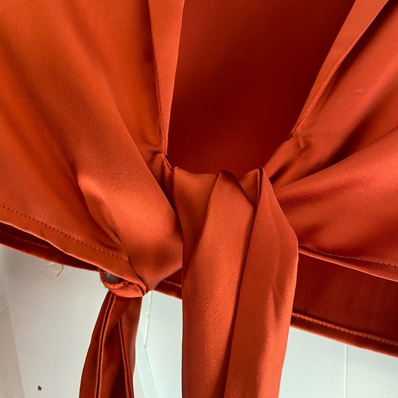 Dynamite Red Cropped Shirt - Picture 2 of 6